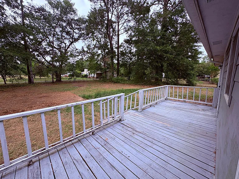 328 Longwood Dr — Photo 5