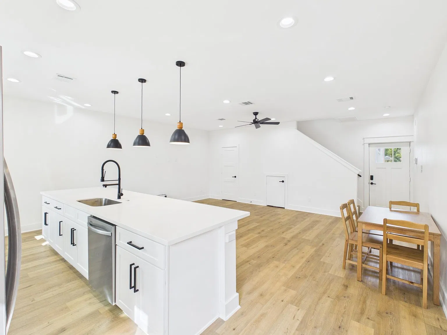 2 bed, 2.5 bath, 1258 sqft, $1,725 — Photo 4