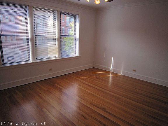 4th image of 1478 W Byron St #311
