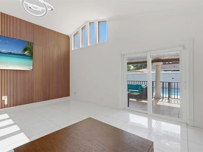 6611 N Hale Ave — Photo 15