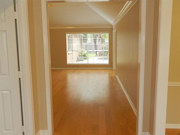 5th image of 4402 Wickford Cir