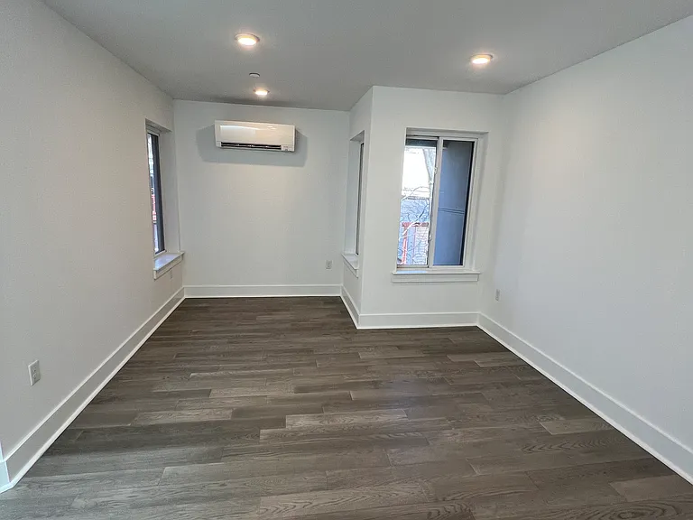 25 Eleanor St #206 — Photo 15