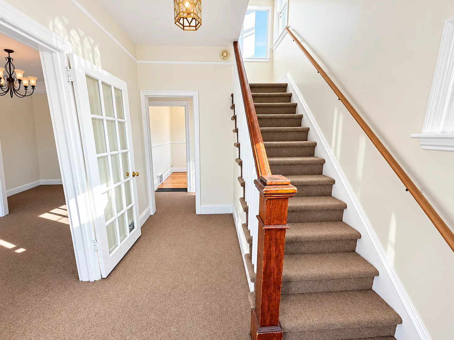 14 Brucedale St W — Photo 3