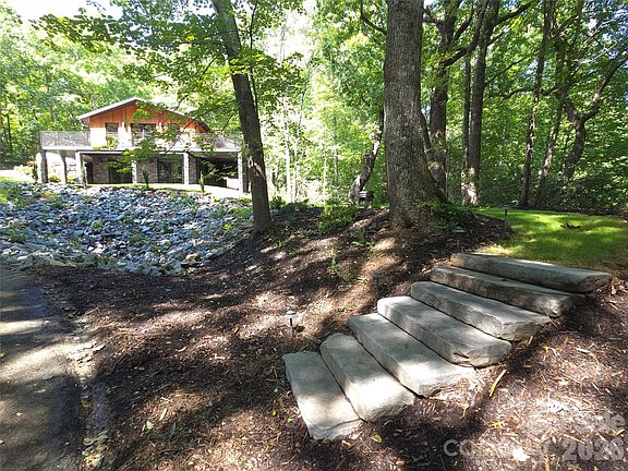 3rd image of 272 Blue Bird Rd