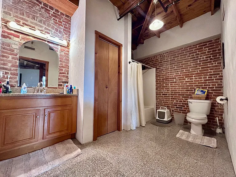 407 Pine St #304 — Photo 8