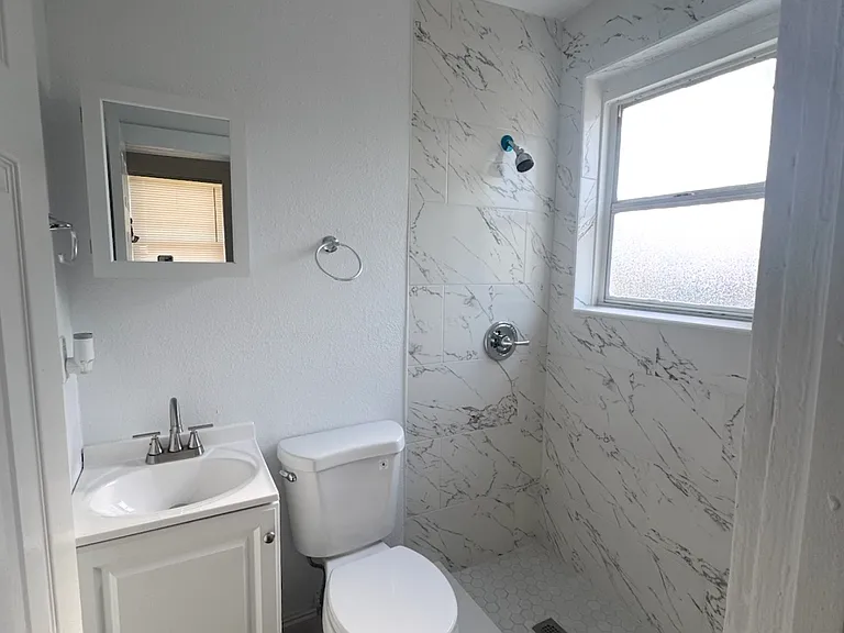 715 Jernigan Ave #B — Photo 9