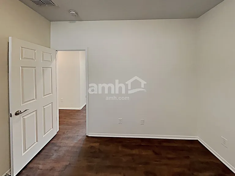 1688 E Primavera Way — Photo 17