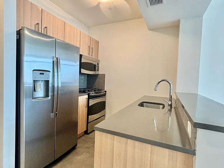 229 W 60th St #22R — Photo 4