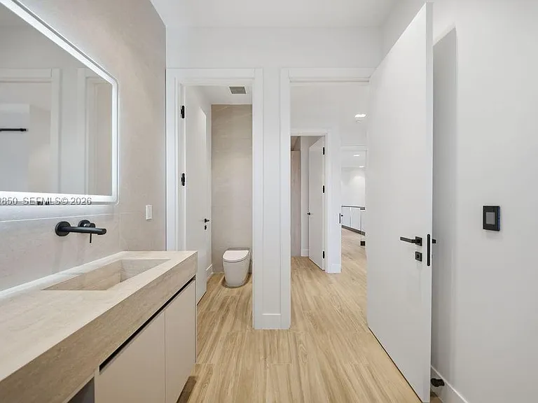 1314 NE 16th Ter #B — Photo 42