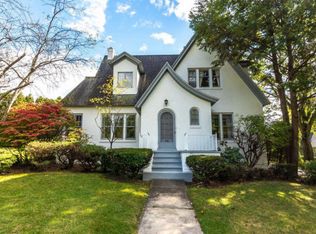 9 Pershing Rd, Amsterdam, NY 12010