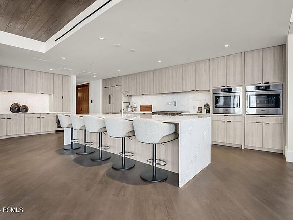 5th image of 7677 Village Way #201