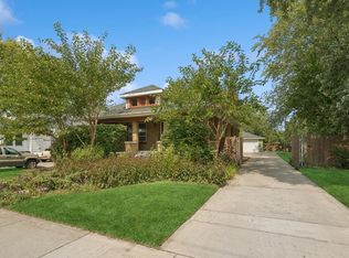 318 E 2nd St, Lockport, IL 60441