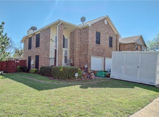 722 Meadowcreek Ct, Garland, TX 75043