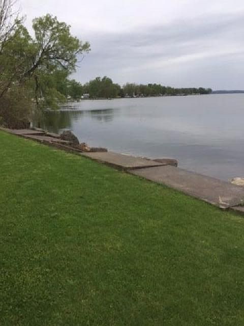 1st image of 130 Lakeside Blvd