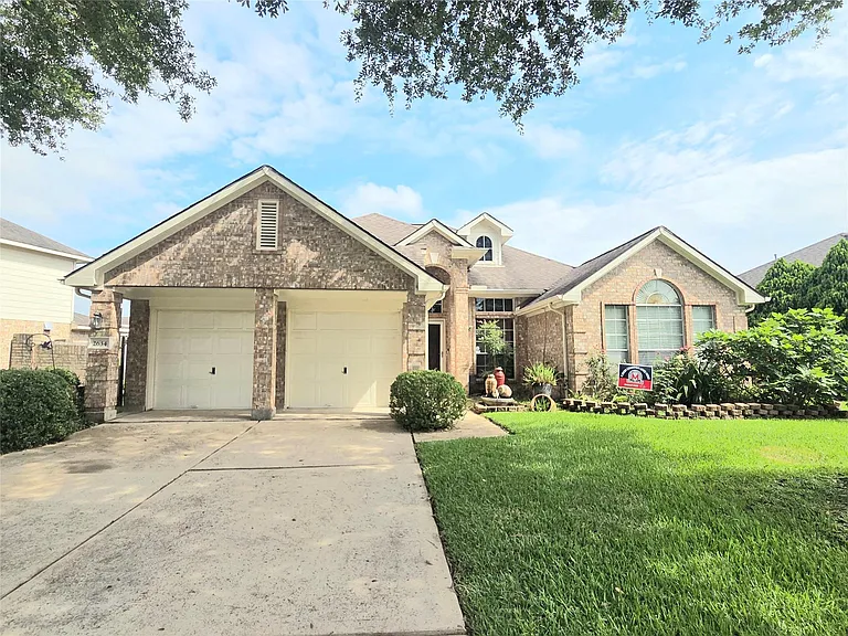 2634 Shelby Dr — Photo 3