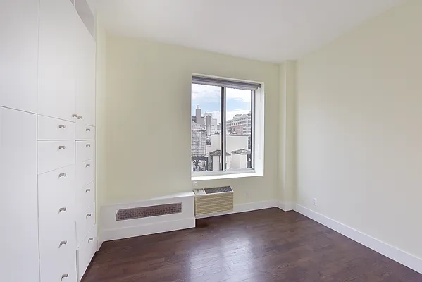 Sold by Prime Manhattan | media 15