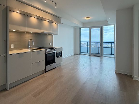 4th image of 448 Burnhamthorpe Rd W #2410