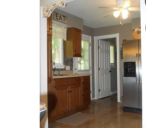 5th image of 5464 Winfield Dr