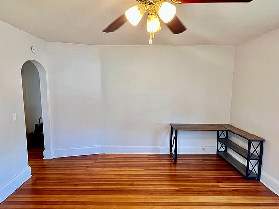 3rd image of 410 N McLean St #2