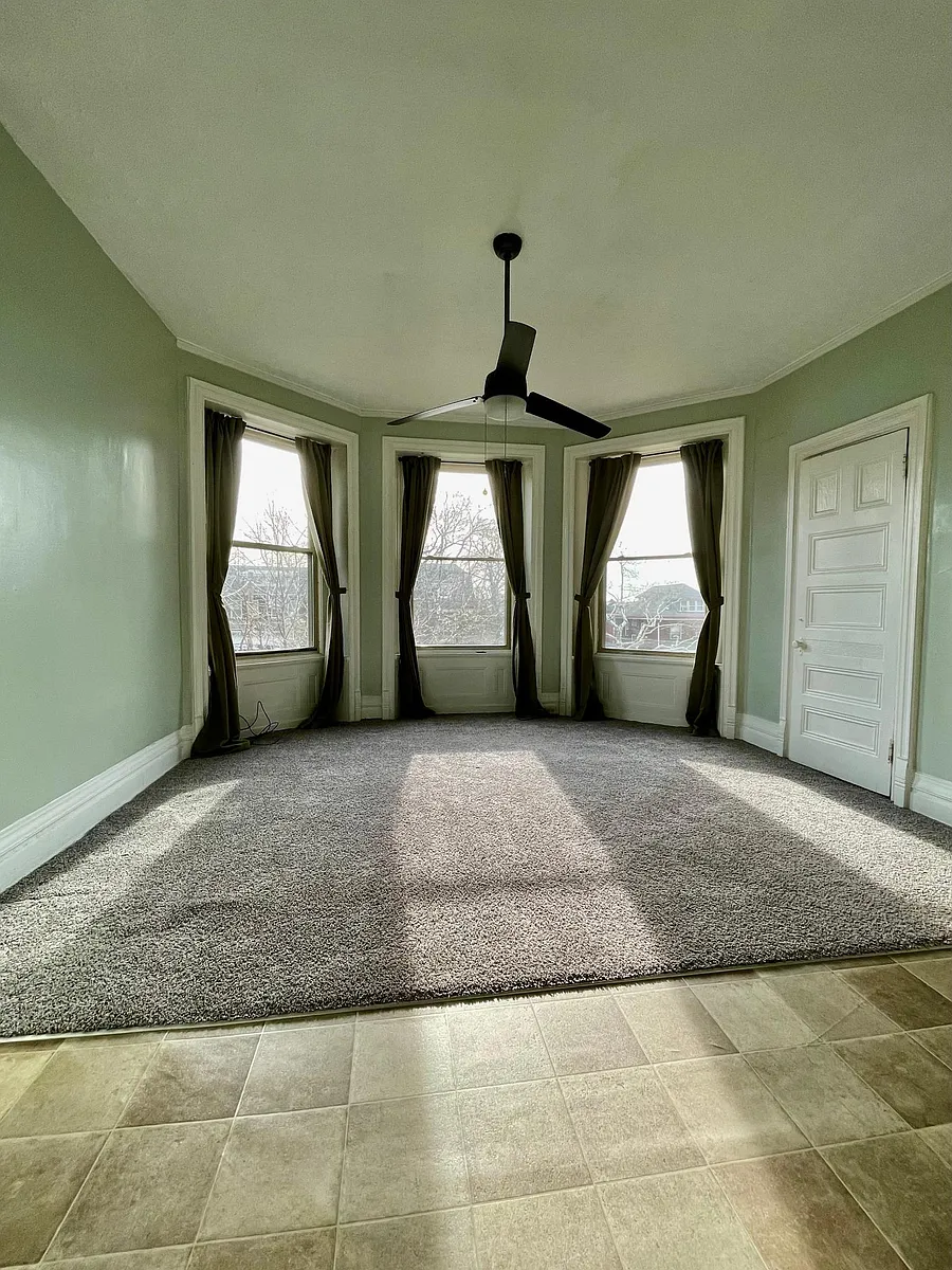 Building Photo - 340 S Winebiddle St #9