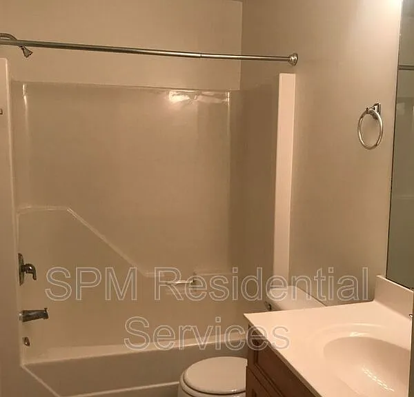 1798 Liz Ln NE — Photo 5