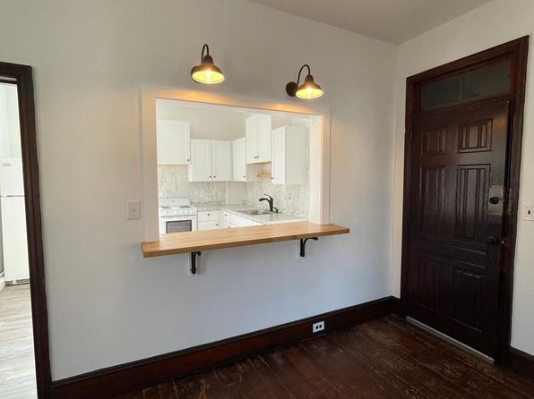 202 Bridge St #2