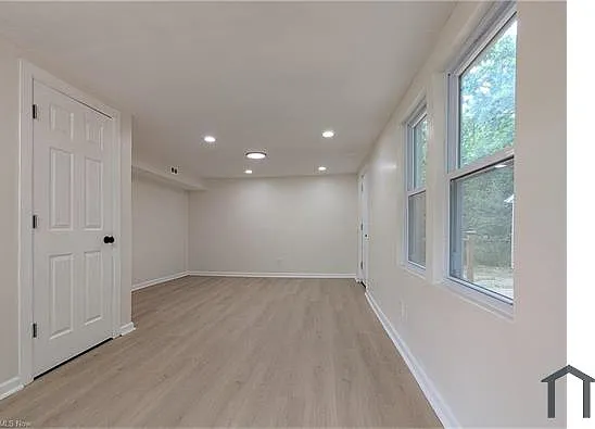 14817 Naples Ave — Photo 3