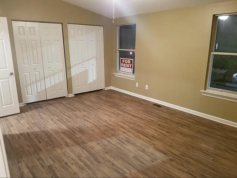 1701 Kayla Ct — Photo 18