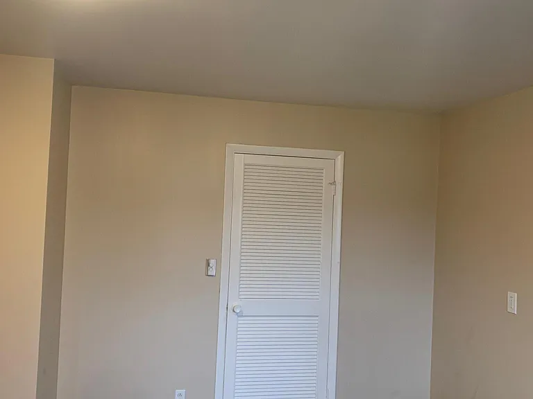 7542 Woodlawn Ave — Photo 4