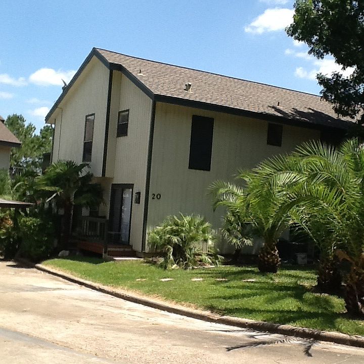 1st image of 20 Lakeview Vlg
