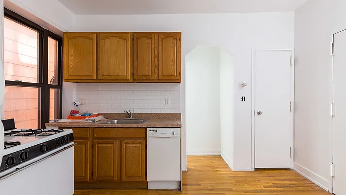 Rented by Nooklyn NYC LLC | media 19