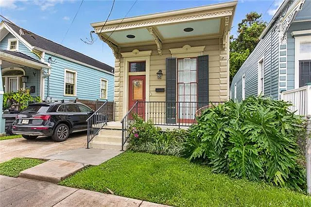 831 Atlantic Ave — Photo 1