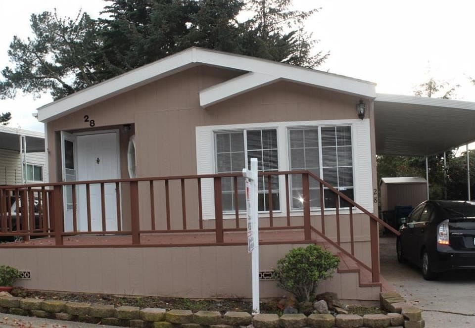 1st image of 28 Windjammer Pl