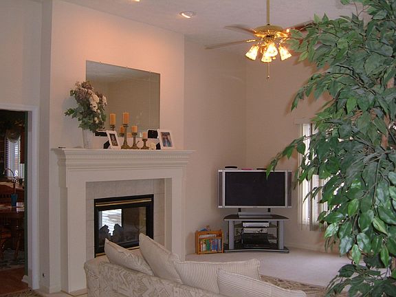 Spectacular 11 Ft. Ceiling in great room