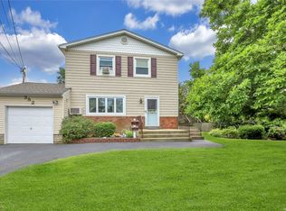 352 Neptune Ave, West Babylon, NY 11704