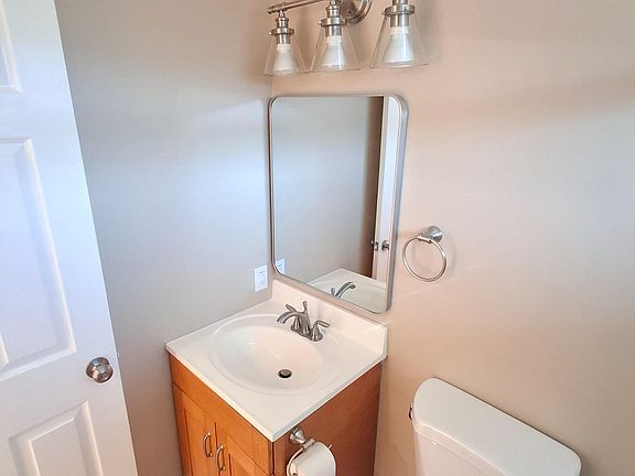 2nd image of 333 Poplar Ave #3