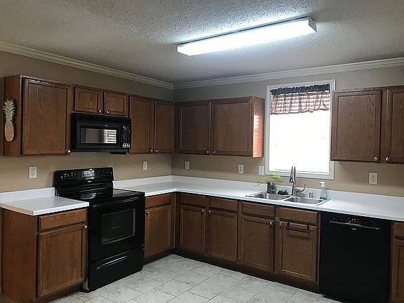4th image of 1004 Scenic Hills Dr