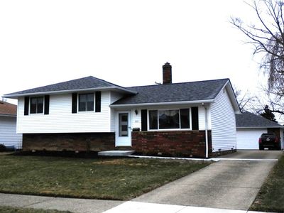 361 Saint Lawrence Blvd, Eastlake, OH, 44095