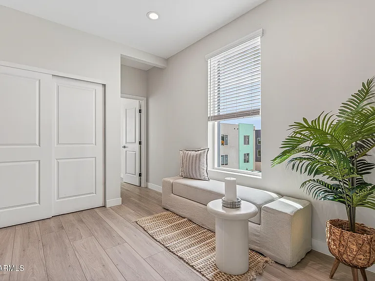 2601 E Clarendon Ave #3 — Photo 26