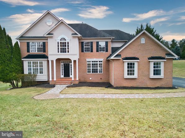 5204 Muirfield Dr, Ijamsville, MD 21754