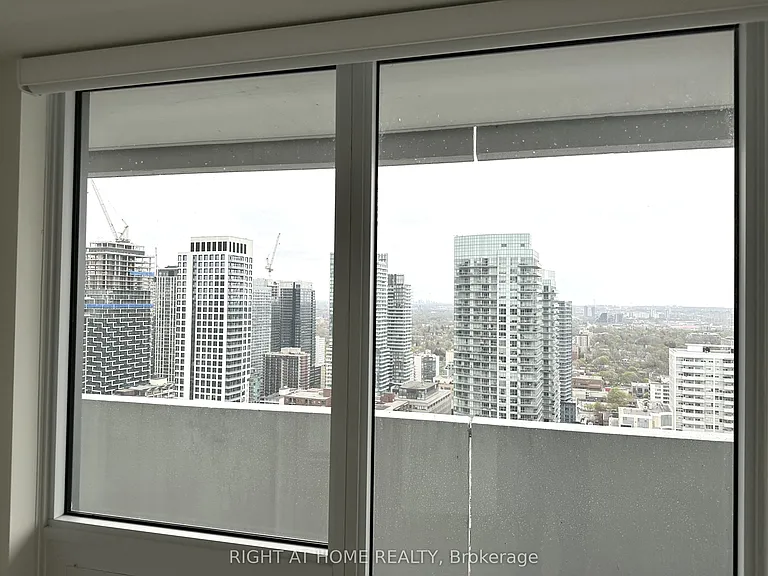 2221 Yonge St #3102 — Photo 19