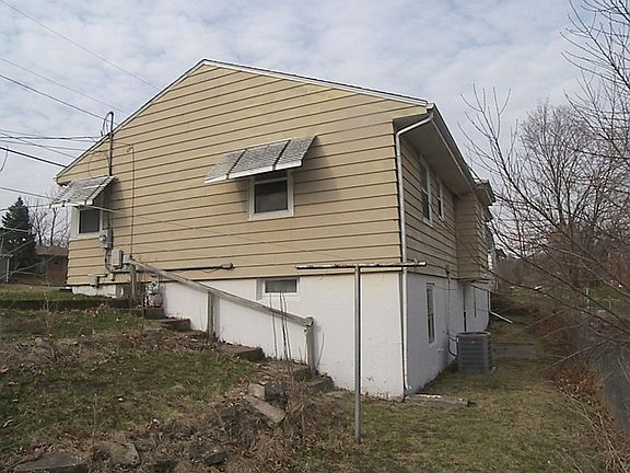 2nd image of 1914 1st Ave NW