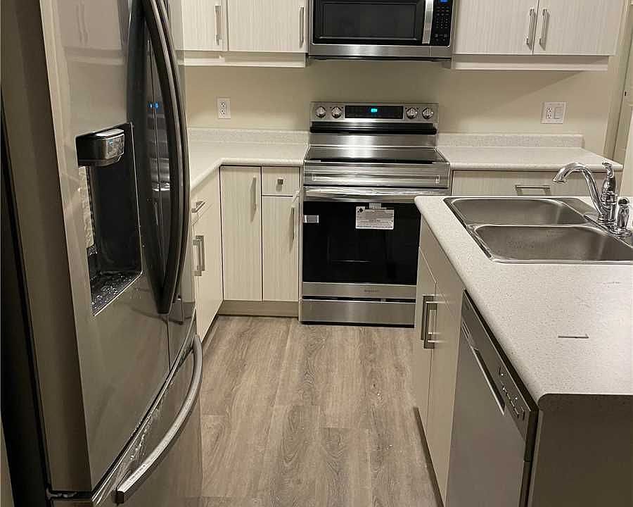 2nd image of 9255 White Oak Ave