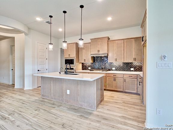 5th image of 1631 Seekat Drive