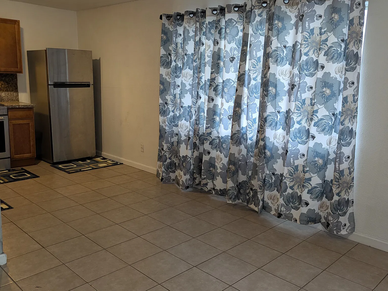 129 E Caldwell St — Photo 4
