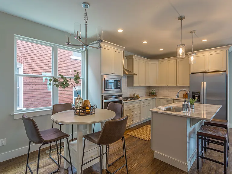 1102 S Greenwood Ave — Photo 9
