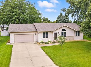 870 17th St SE, Owatonna, MN 55060