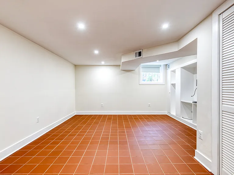 630 S Paca St — Photo 35