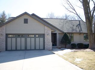 1721 Whitters Way NW, Cedar Rapids, IA 52405