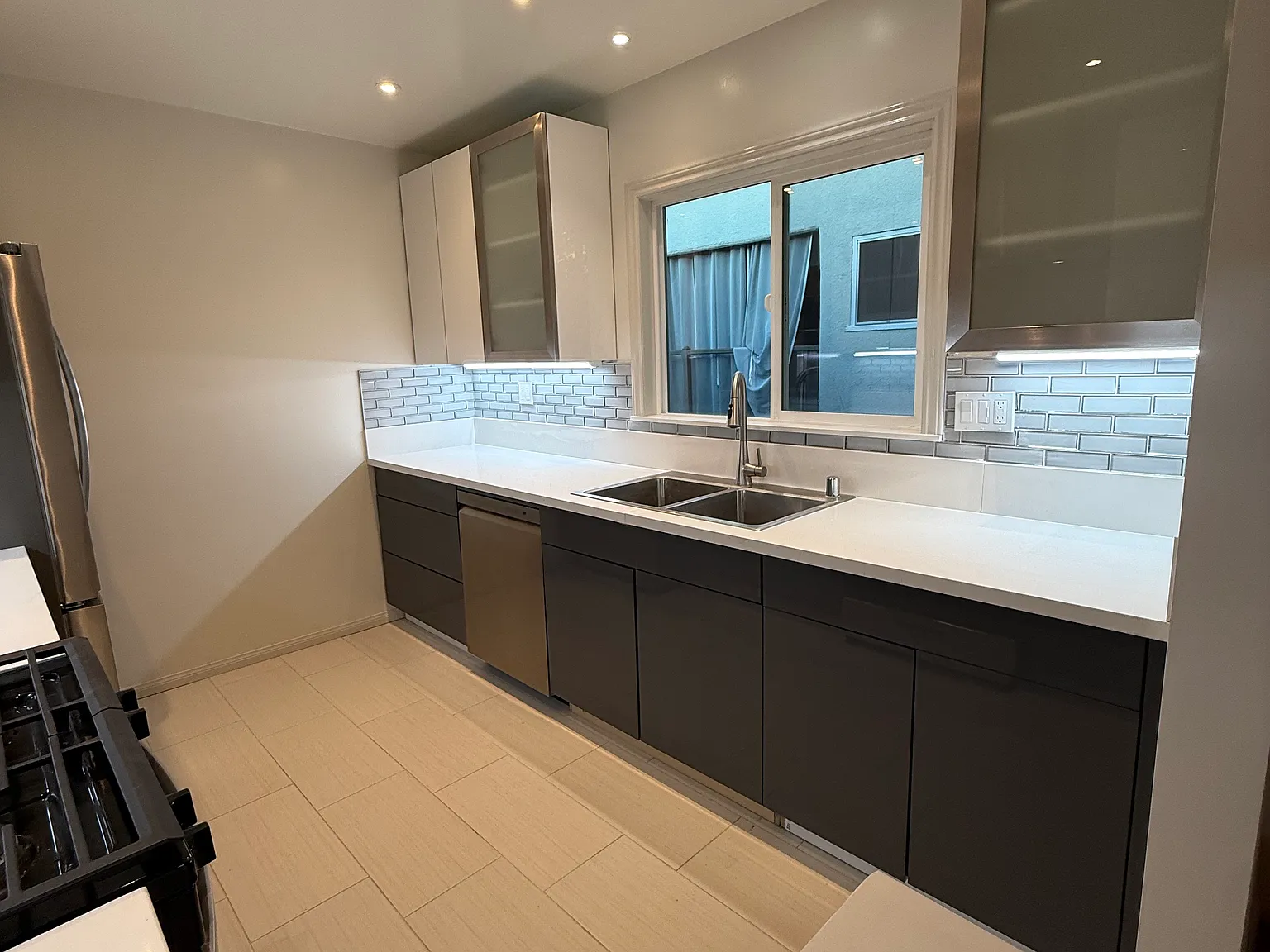 2 bed, 800 sqft, $2,695 — Photo 1